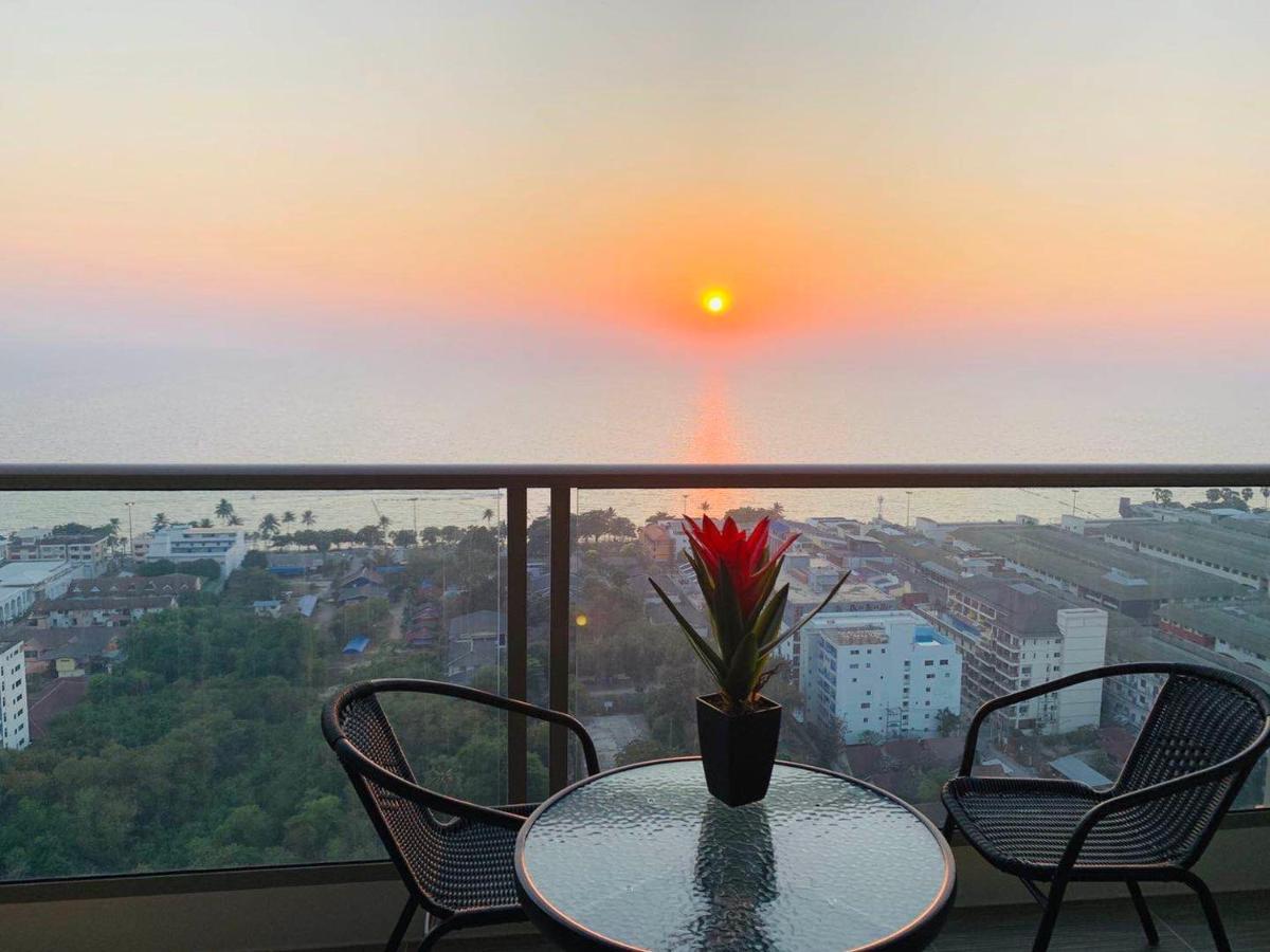 Riviera Jomtien By Daisy Pattaya 2 Lägenhet Exteriör bild