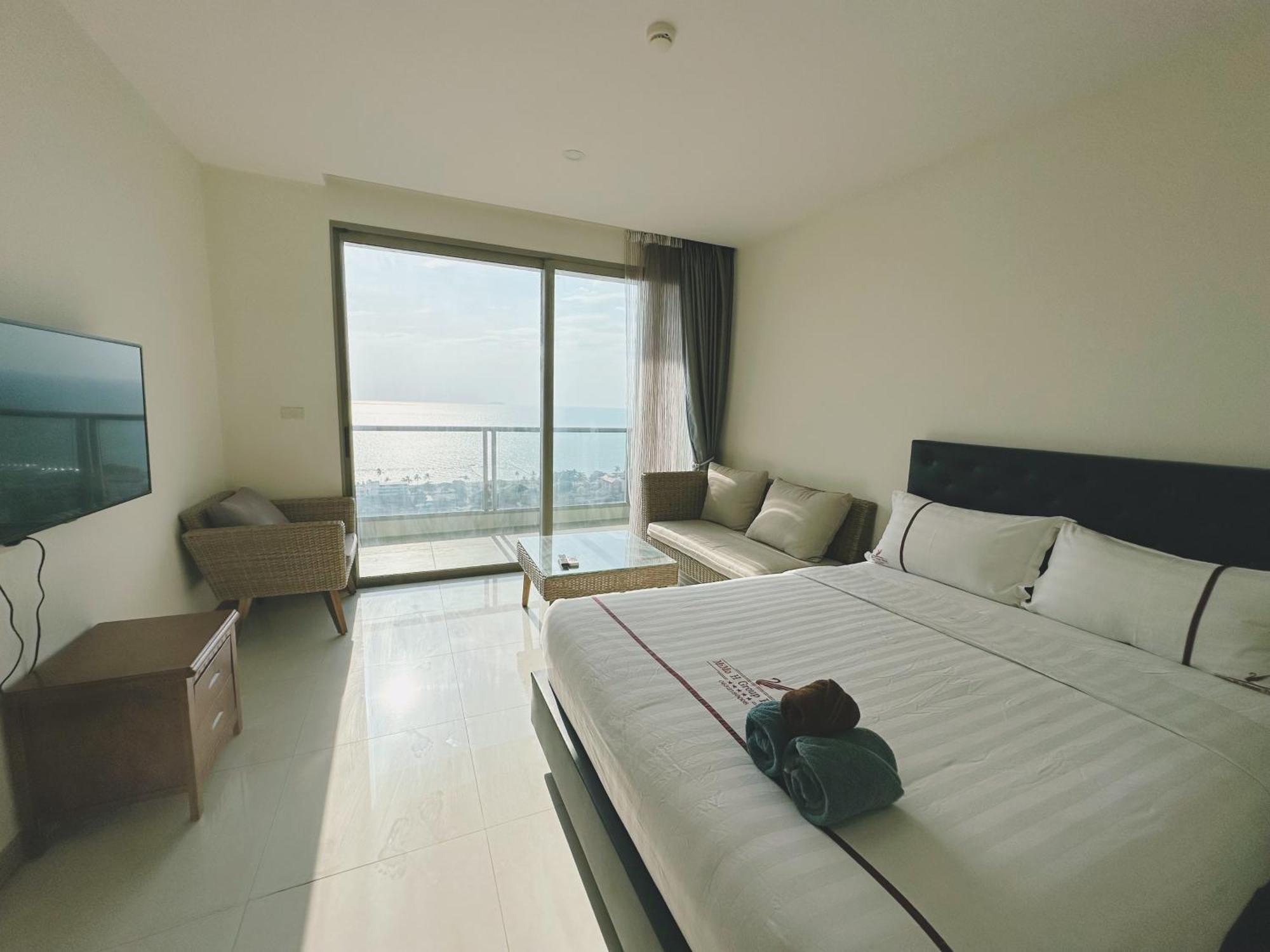 Riviera Jomtien By Daisy Pattaya 2 Lägenhet Exteriör bild